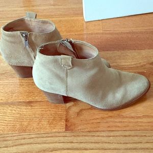 Madewell suede ankle booties!